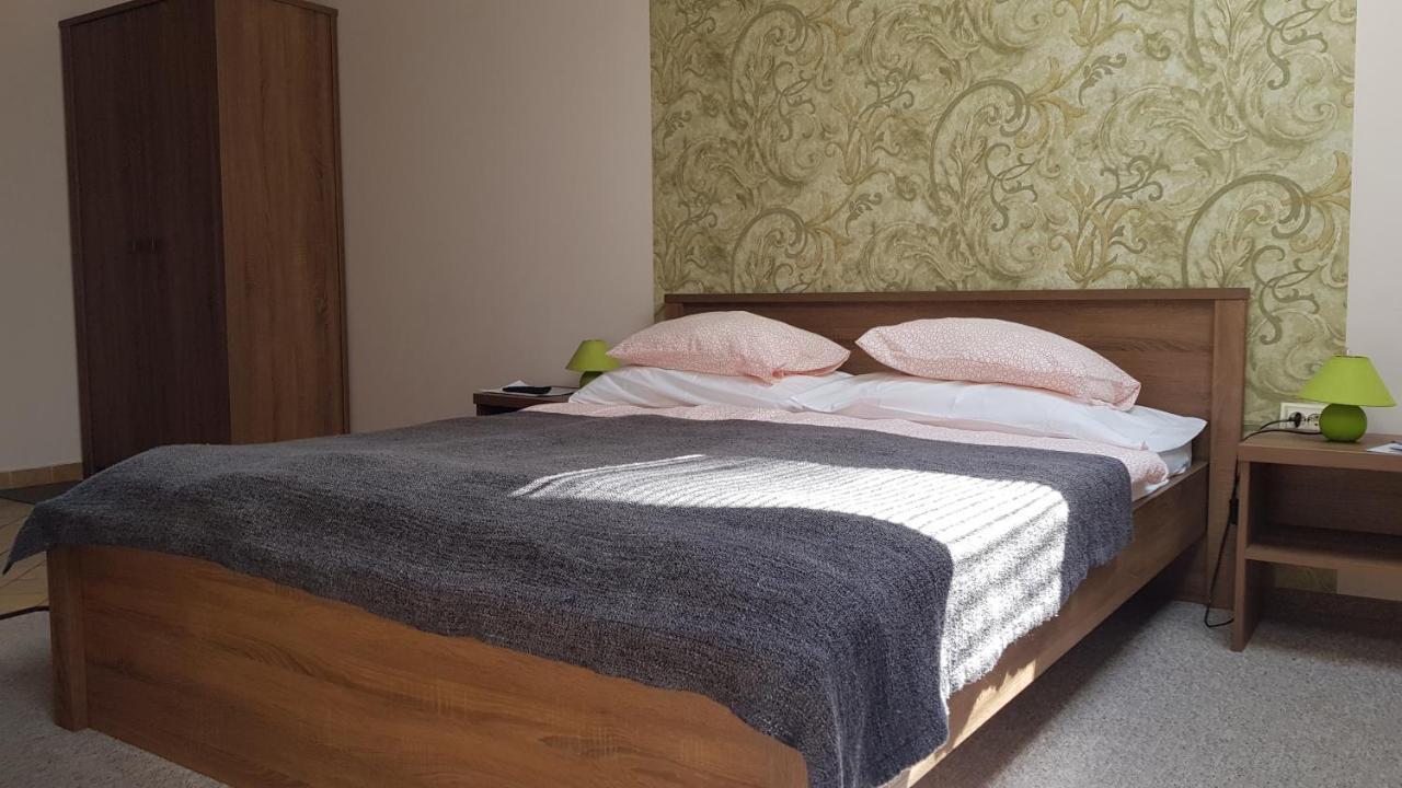 Vegvar Delux Apartman Gyula Εξωτερικό φωτογραφία